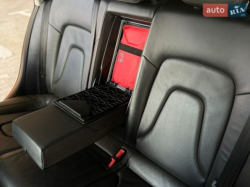 Седан Audi A4 2010 в Львові