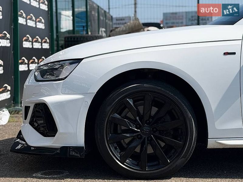 Седан Audi A4 2020 в Киеве