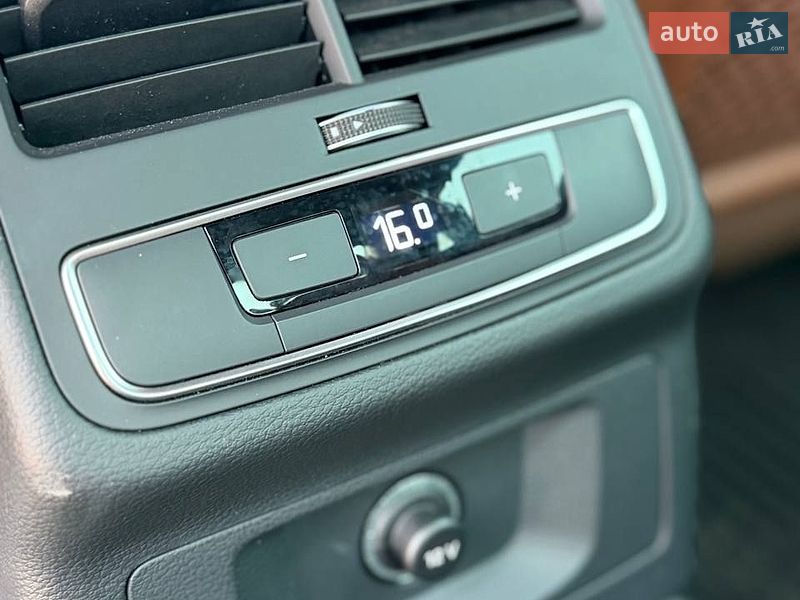 Седан Audi A4 2020 в Киеве