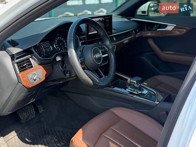 Седан Audi A4 2020 в Киеве