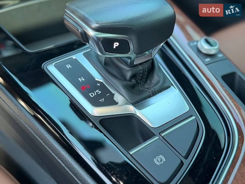Седан Audi A4 2020 в Киеве