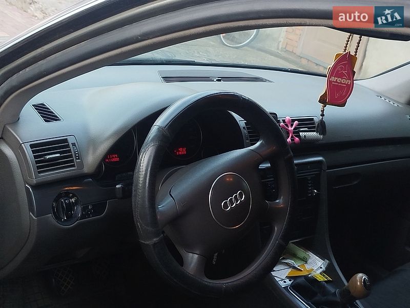 Седан Audi A4 2001 в Глыбокой