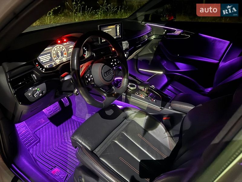 Седан Audi A4 2018 в Кривому Розі