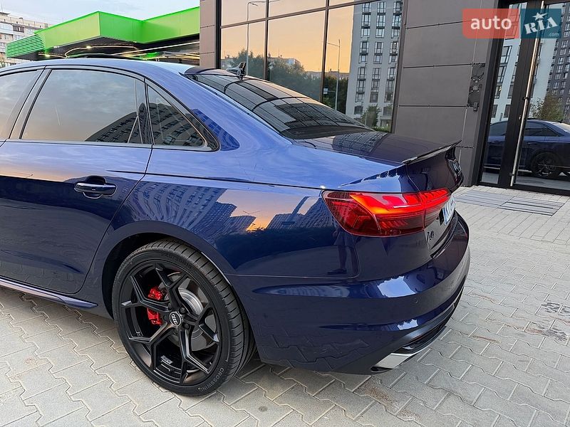 Седан Audi A4 2021 в Києві