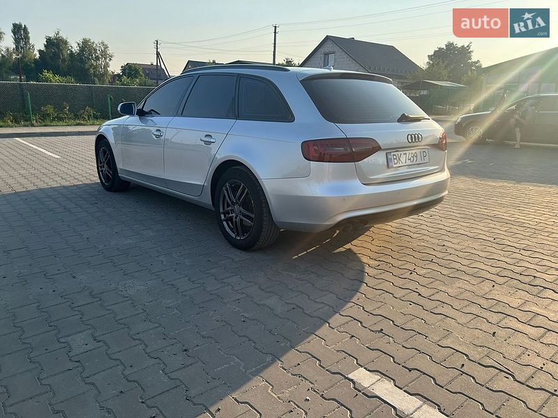 Універсал Audi A4 2011 в Вараші