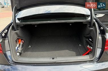 Седан Audi A4 2017 в Києві