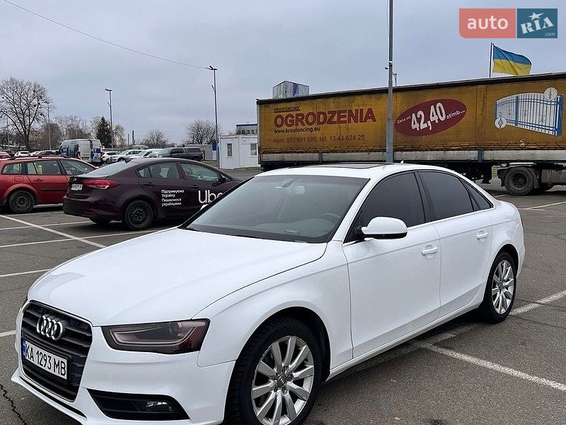 Седан Audi A4 2013 в Києві