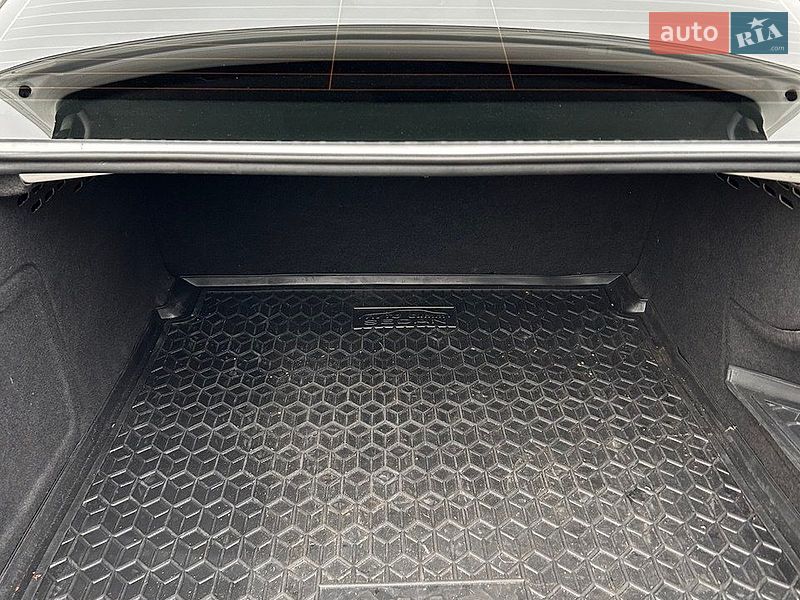 Седан Audi A4 2013 в Києві