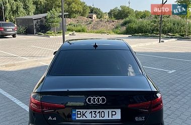 Седан Audi A4 2016 в Рівному