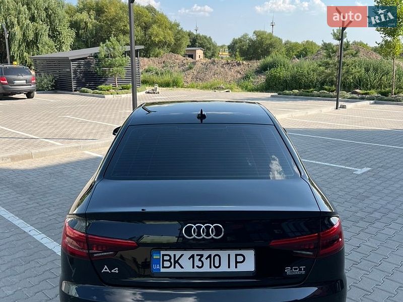 Седан Audi A4 2016 в Рівному
