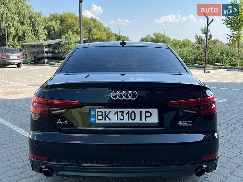 Седан Audi A4 2016 в Рівному