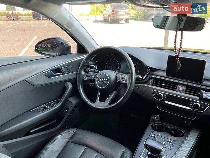 Седан Audi A4 2016 в Рівному