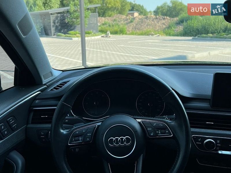 Седан Audi A4 2016 в Рівному