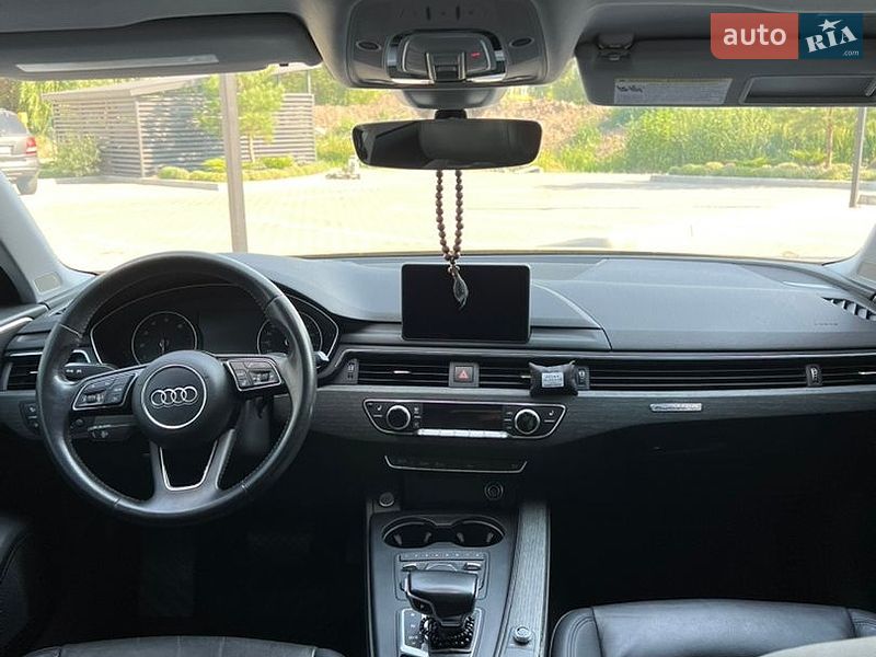 Седан Audi A4 2016 в Рівному
