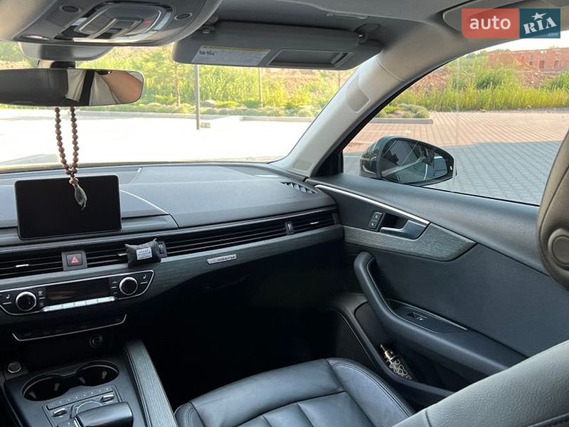 Седан Audi A4 2016 в Рівному