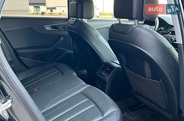 Седан Audi A4 2016 в Рівному
