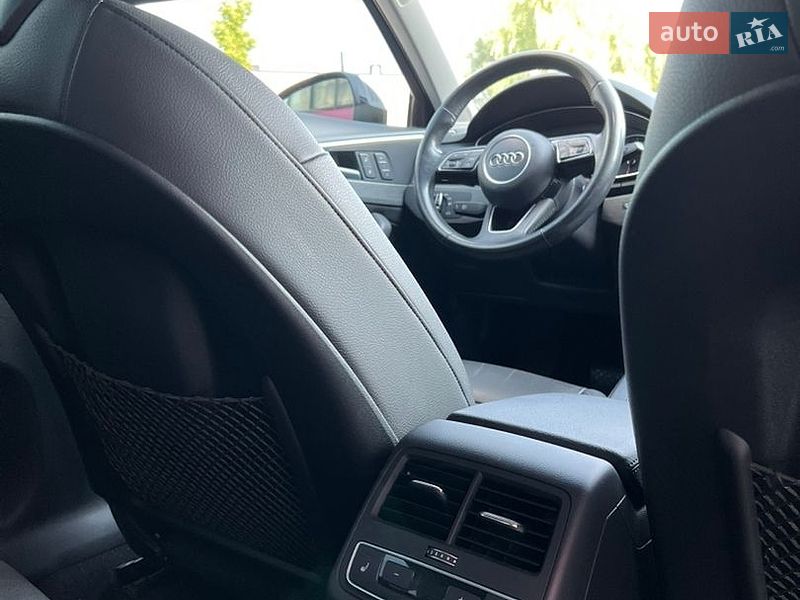 Седан Audi A4 2016 в Рівному