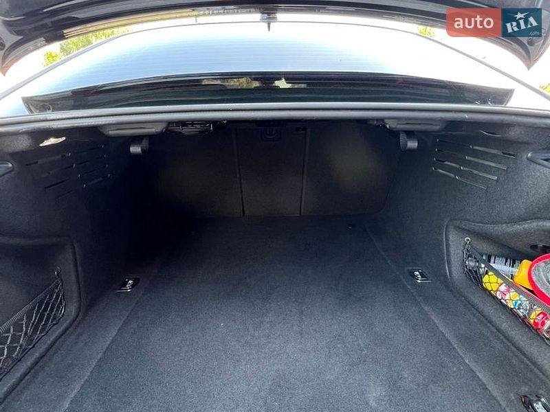 Седан Audi A4 2016 в Рівному