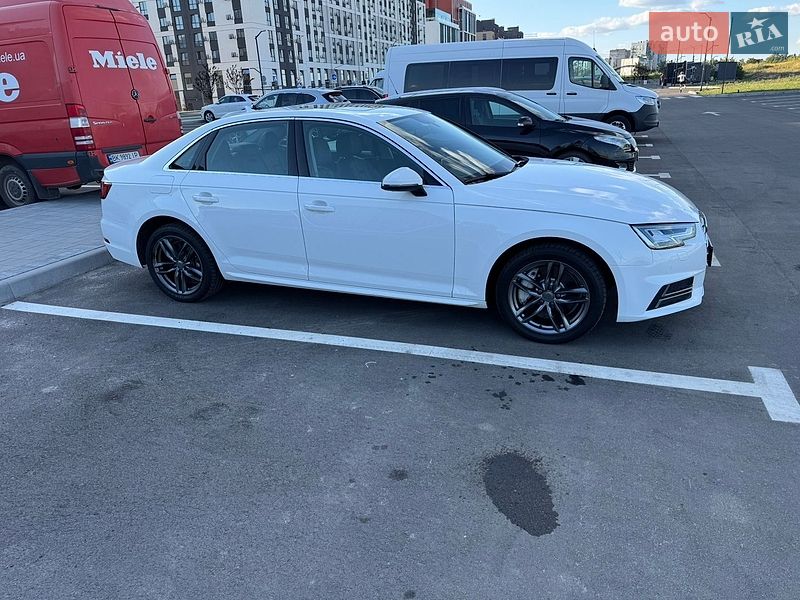 Седан Audi A4 2017 в Рівному