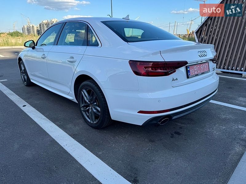 Седан Audi A4 2017 в Рівному