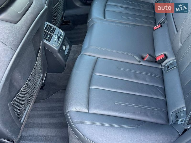 Седан Audi A4 2017 в Рівному