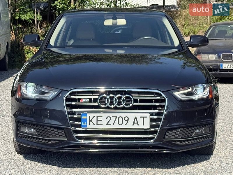 Седан Audi A4 2015 в Днепре