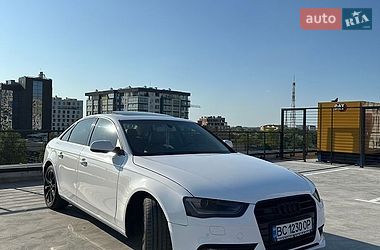 Седан Audi A4 2012 в Львове