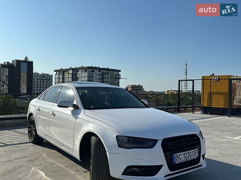 Седан Audi A4 2012 в Львове