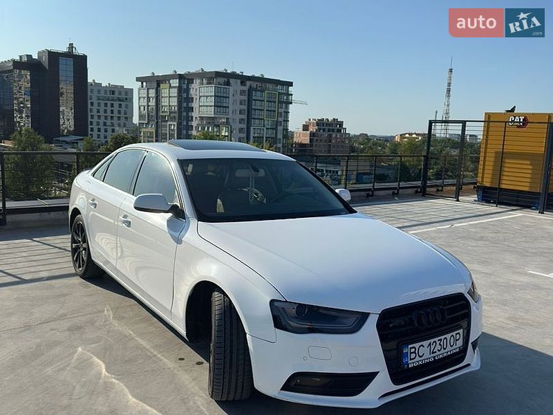 Седан Audi A4 2012 в Львове