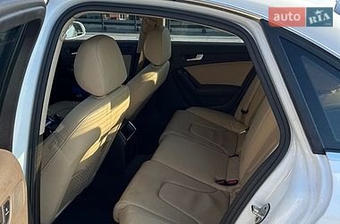Седан Audi A4 2012 в Львове