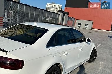 Седан Audi A4 2012 в Львове
