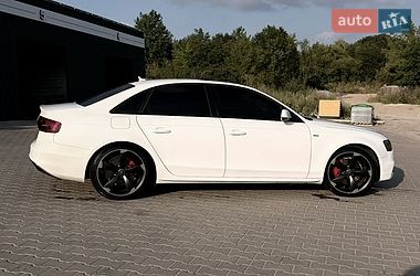 Седан Audi A4 2013 в Львове