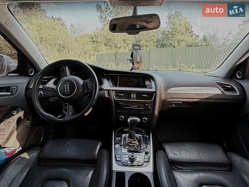 Седан Audi A4 2013 в Львові