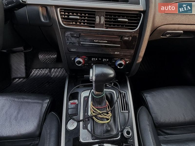 Седан Audi A4 2013 в Львове