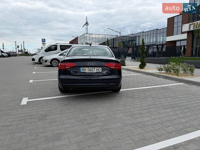 Седан Audi A4 2013 в Рівному