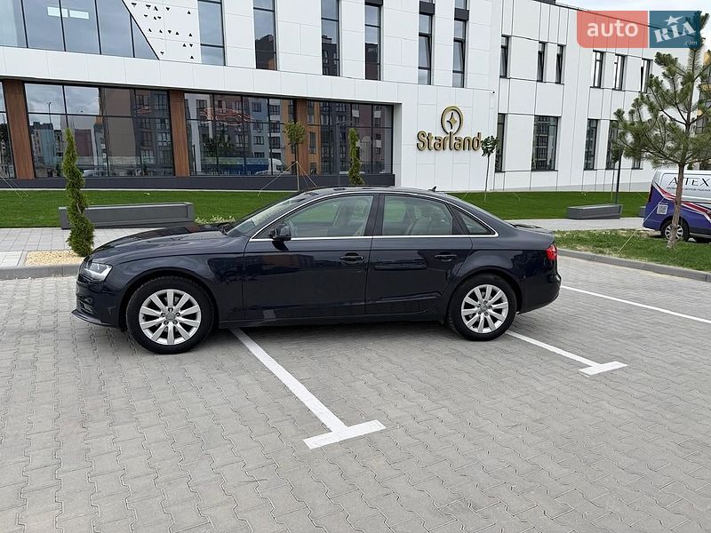 Седан Audi A4 2013 в Рівному