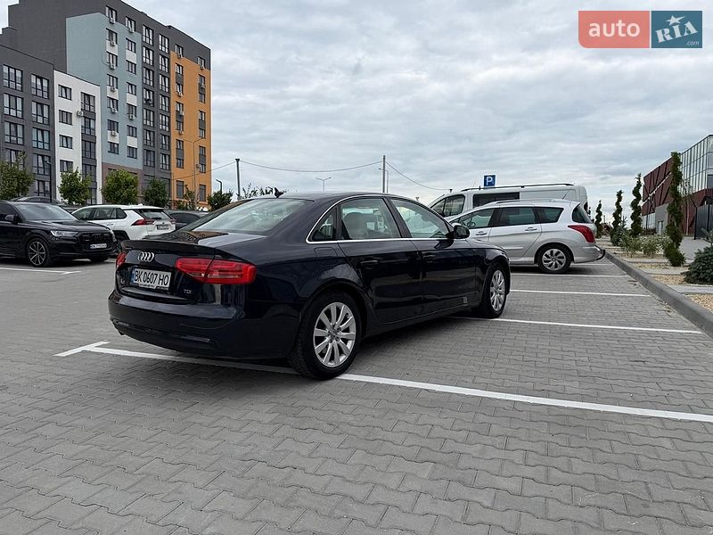 Седан Audi A4 2013 в Рівному