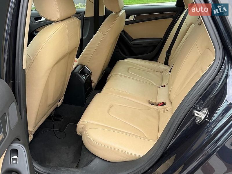 Седан Audi A4 2013 в Рівному