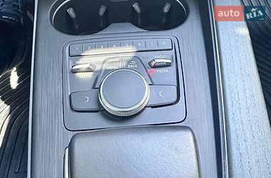 Седан Audi A4 2018 в Дніпрі