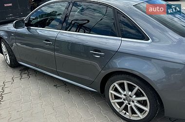 Седан Audi A4 2015 в Чернівцях
