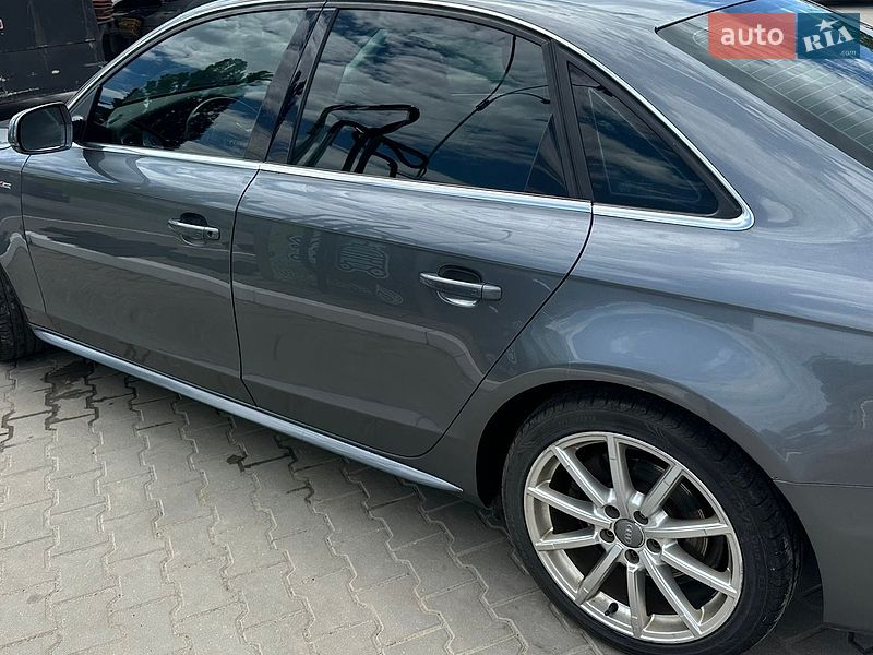Седан Audi A4 2015 в Чернівцях