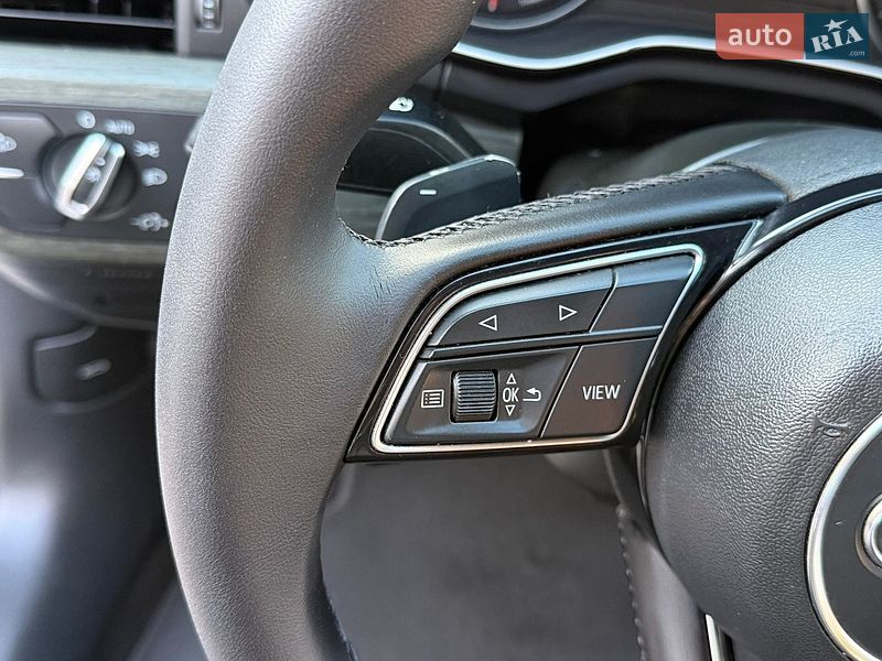 Седан Audi A4 2021 в Рівному