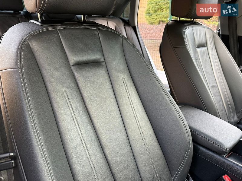 Седан Audi A4 2021 в Рівному