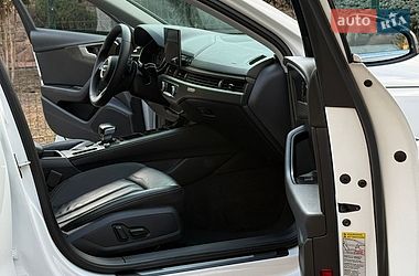 Седан Audi A4 2021 в Рівному