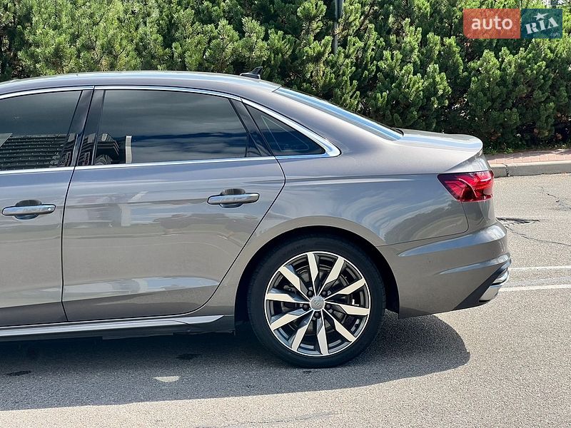 Седан Audi A4 2020 в Києві
