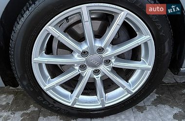 Седан Audi A4 2014 в Львове