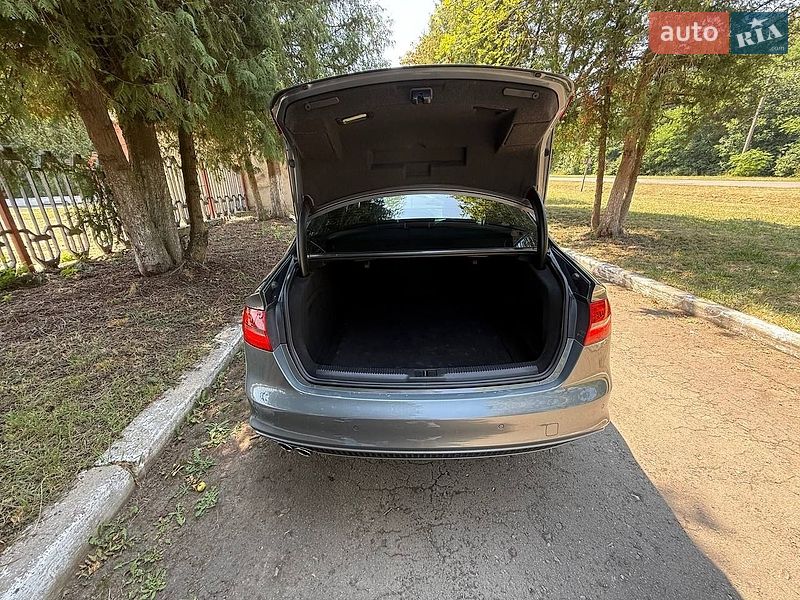 Седан Audi A4 2013 в Бучачі