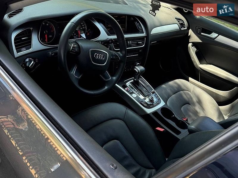 Седан Audi A4 2013 в Бучачі