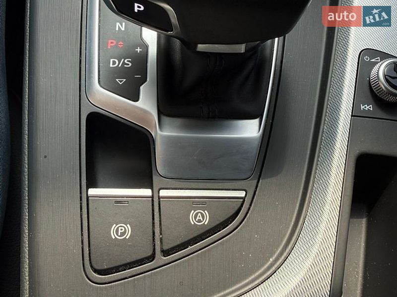 Седан Audi A4 2018 в Рівному