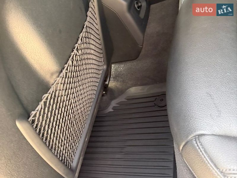 Седан Audi A4 2018 в Рівному